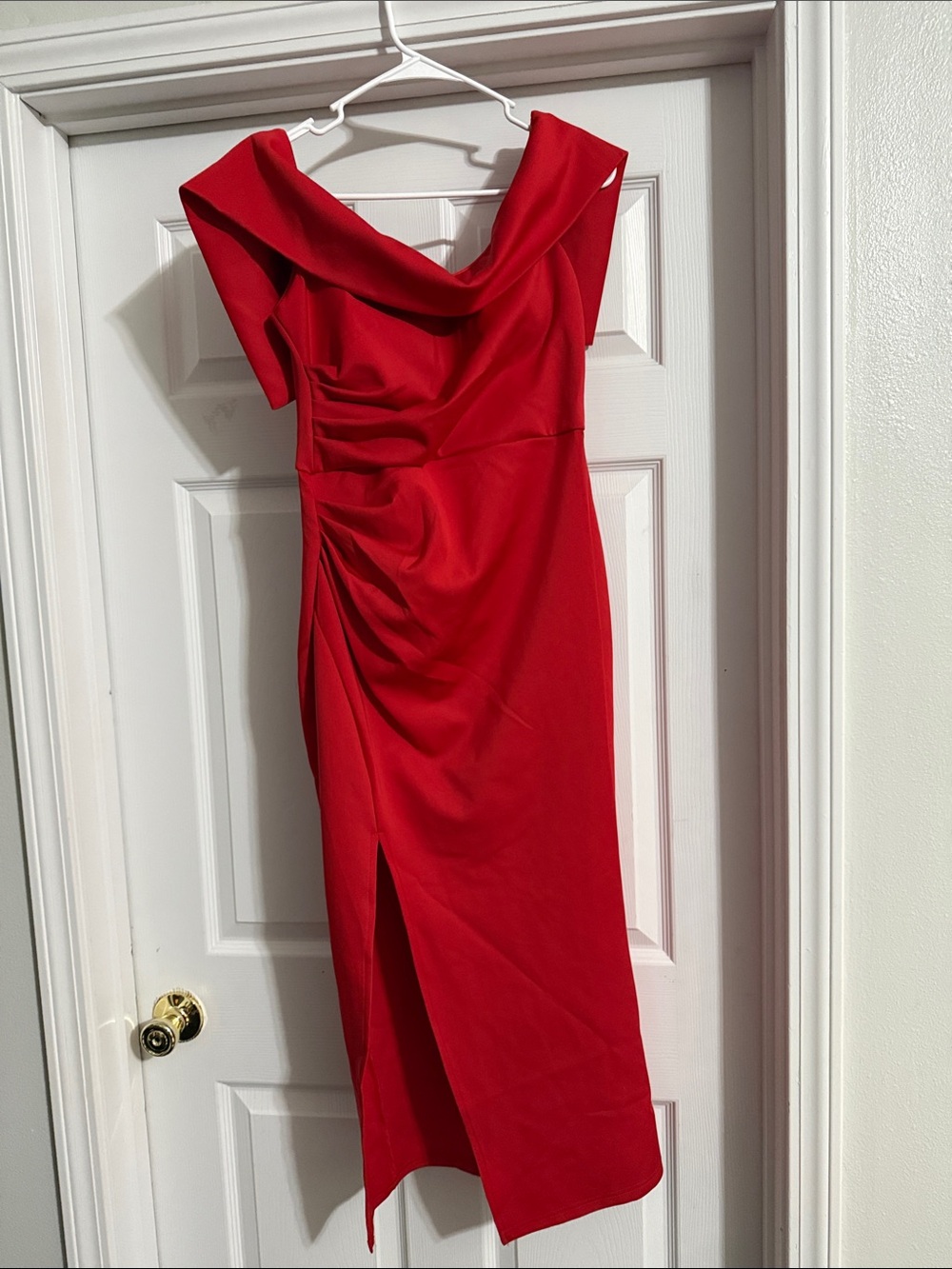 Elegant Red Off-Shoulder Ruched Midi Dress